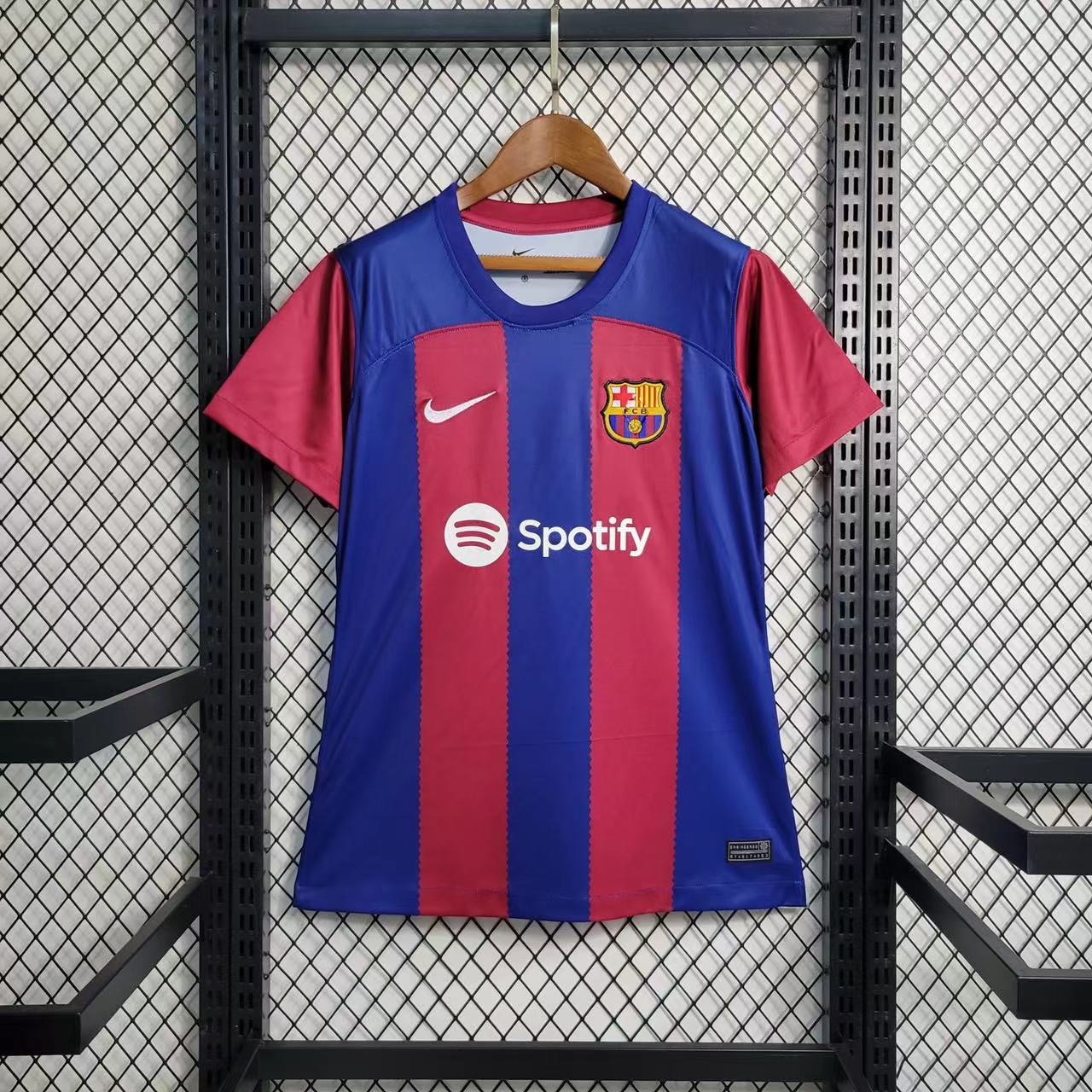 23-24 Barcelona Home Kit Female