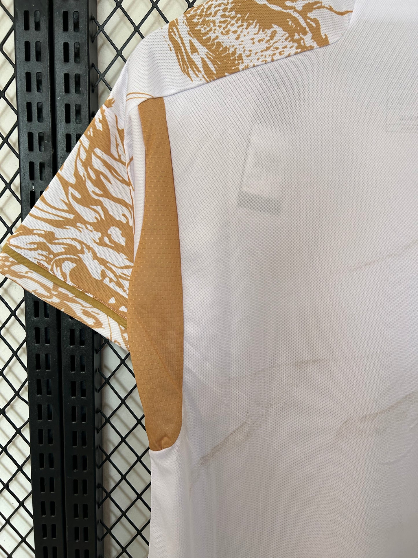 REAL MADRID SPECIAL NEW GOLD SPECIAL KIT